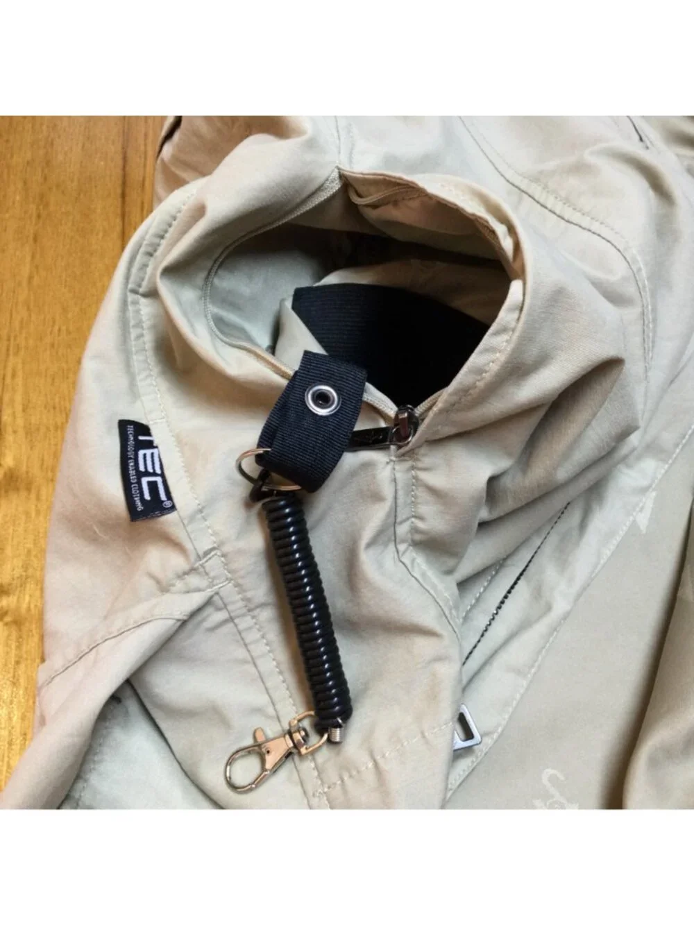 SCOTTeVEST Mens Beige Travel Vest Pockets Gorpcore Utility Tactical Outdoor